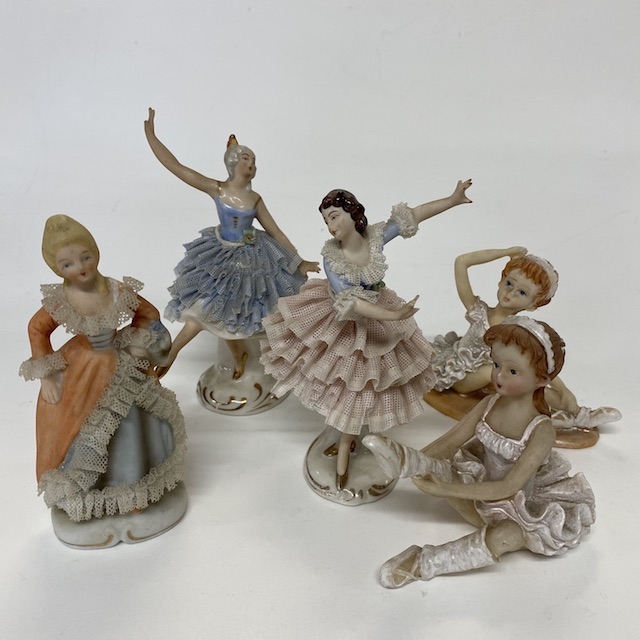 ORNAMENT, Figurine - Small Dancing Ballet